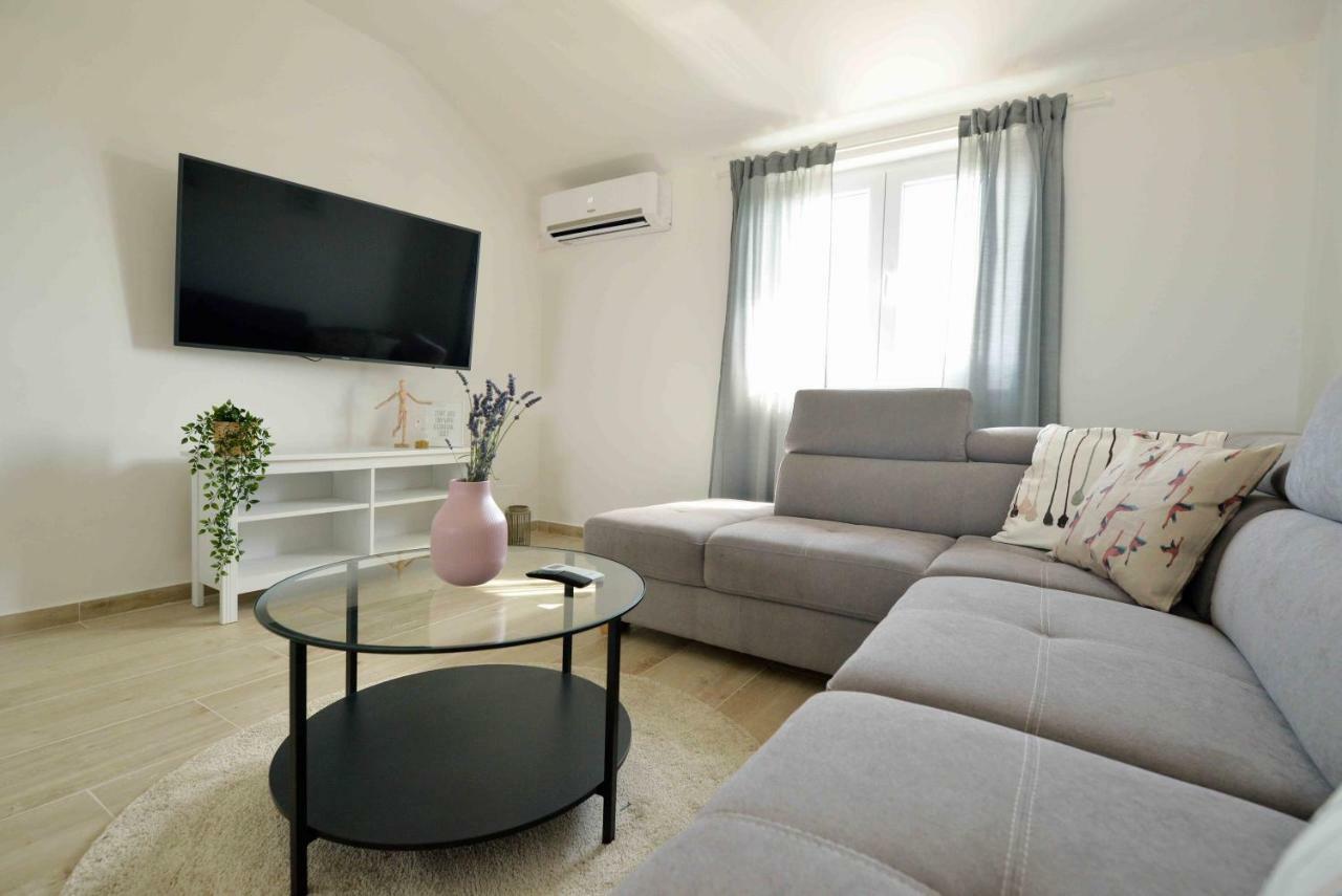 בטינה Apartments Enida מראה חיצוני תמונה